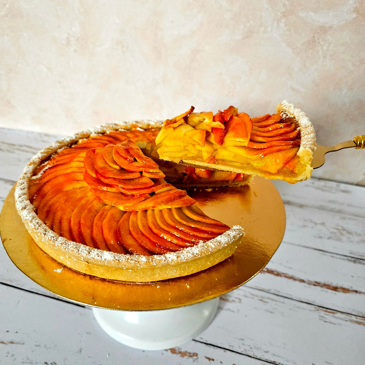 Tarte aux pommes, Gâteau artisanal réalisé par Sweets Factory à Saint-Alban, près de Toulouse.